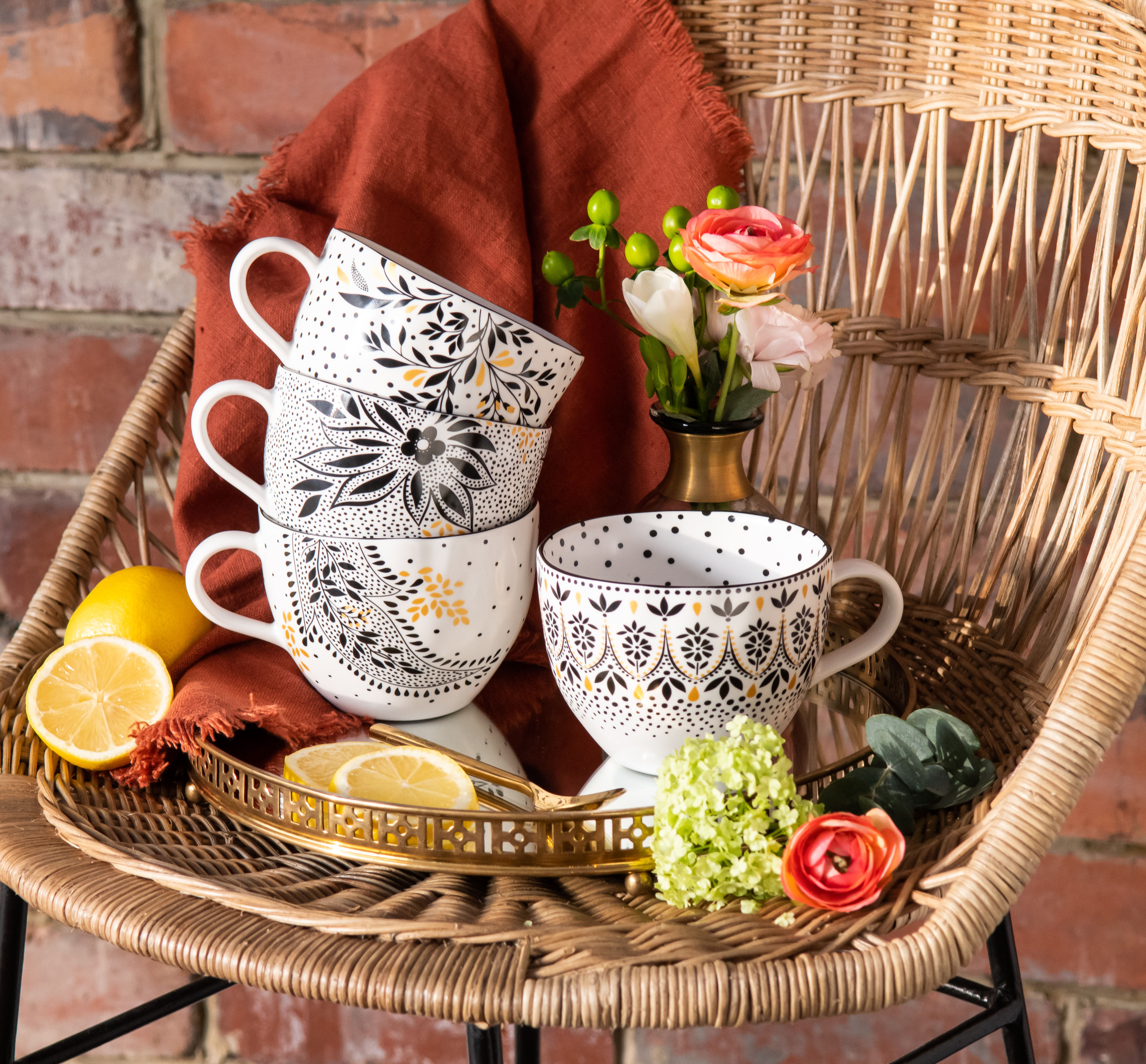 Sara Miller Artisanne Noir Mug, Mandala image number null